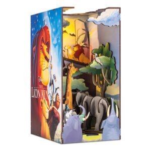 Maquette Book Nook Le Roi lion Disney éclairée entre deux livres